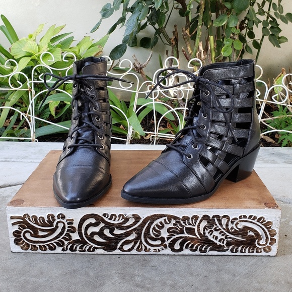 Edgy & Cool Treasure & Bond Booties - Picture 6 of 8